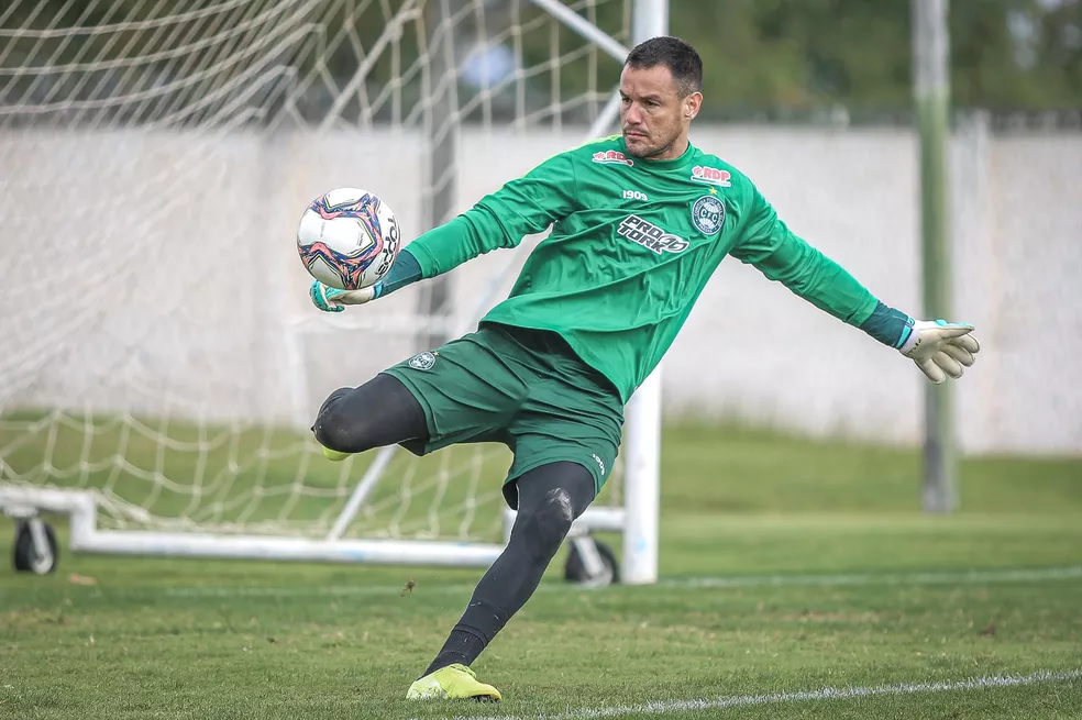 Problema familiar pode tirar Wilson do Vitória