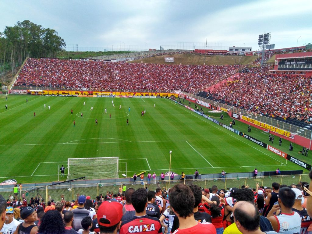 Vitória com estádio lotado