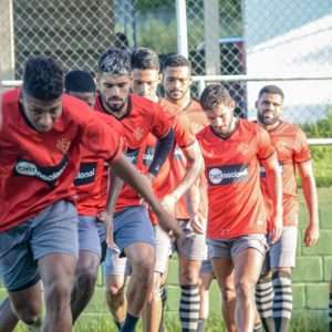 Vitória retorna aos treinamentos