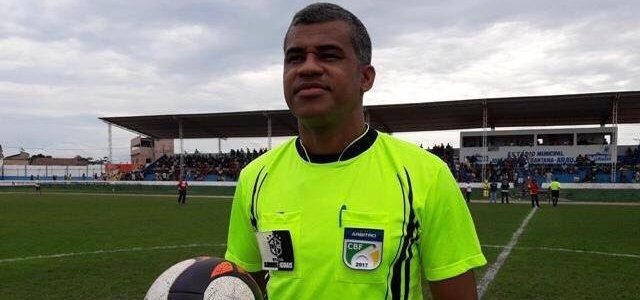 Vitória de olho na arbitragem