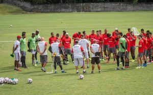 Vitória segue voando fora de casa