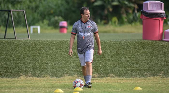 Dado Cavalcanti, técnico do Vitória