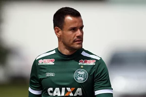 Wilson longe do Vitória