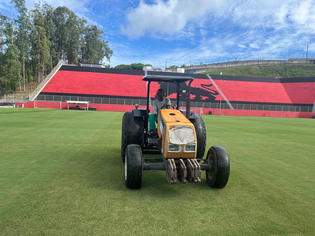 Vitória cuidando do Barradão