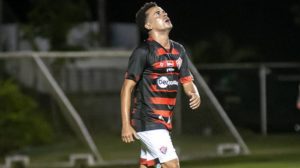 Luidy comenta tempo sem jogos no Vitória