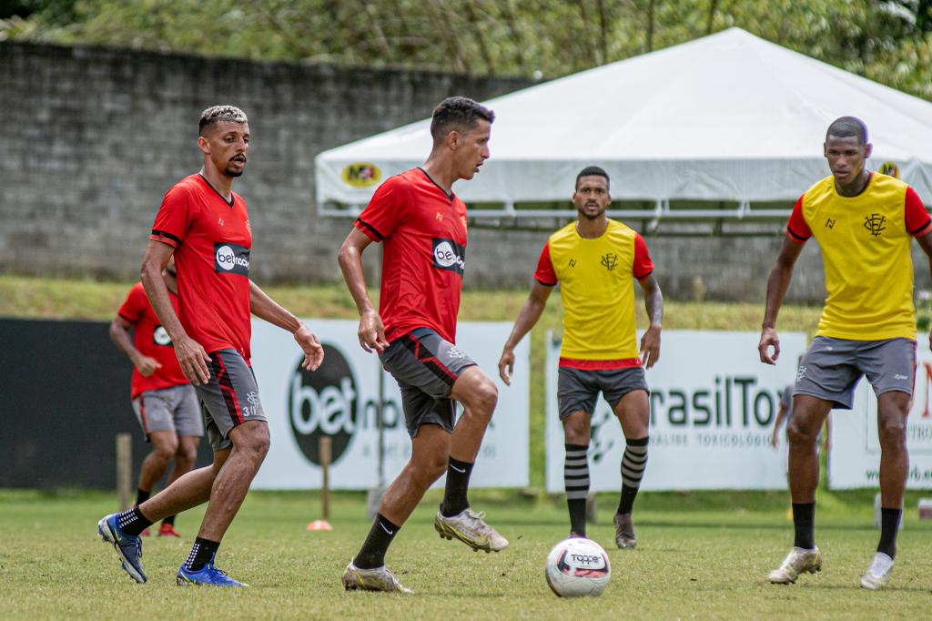 Vitória segue treinando finalização