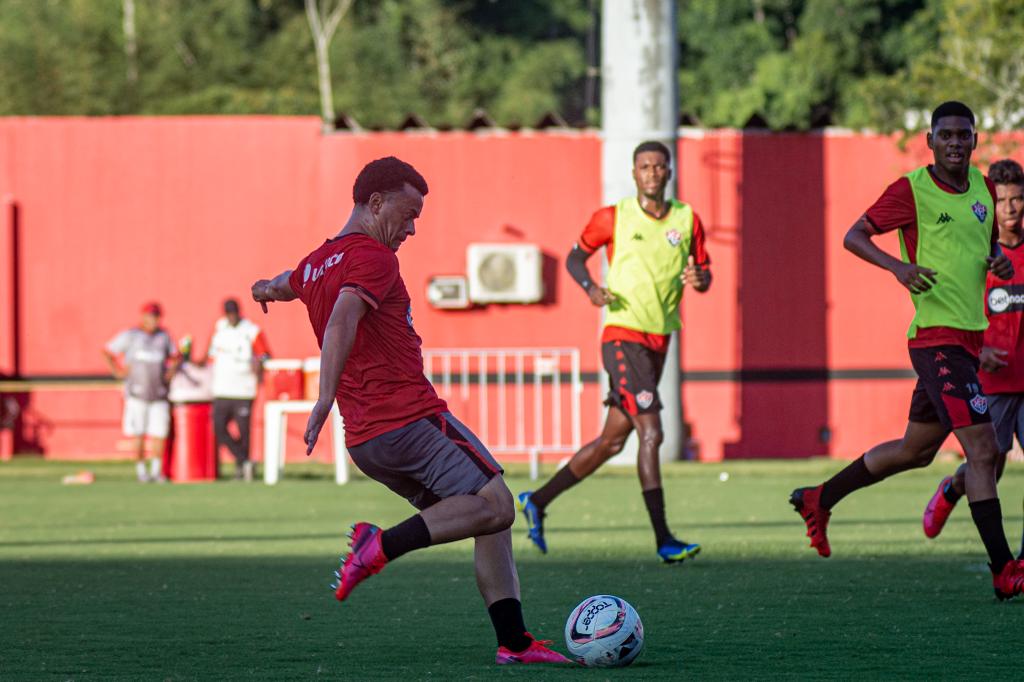 Vitória segue se preparando para encarar o Floresta