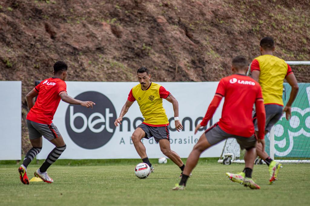 Vitória terá vários desfalques