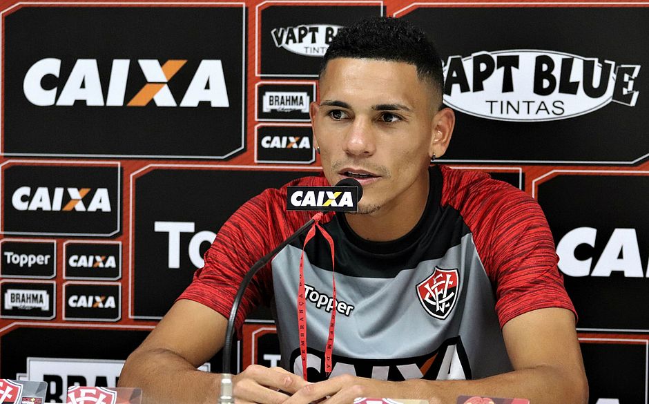 Léo Gomes retorna ao Vitória