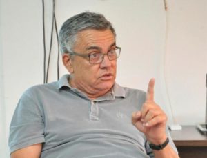 Paulo Carneiro, Vitória