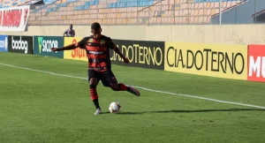 Jogador do Vitória exalta chegada de Geninho