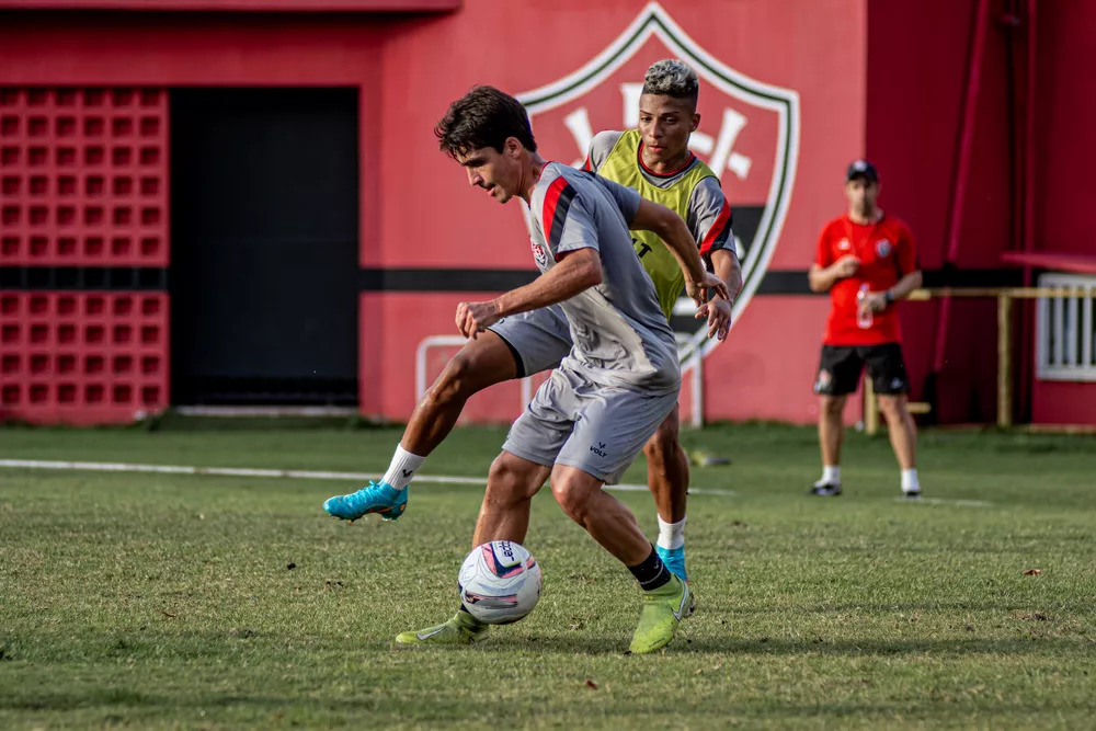 Gustavo Blanco treinando Vitória