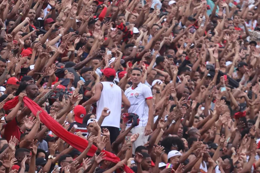 Léo Gomes torcida Vitória