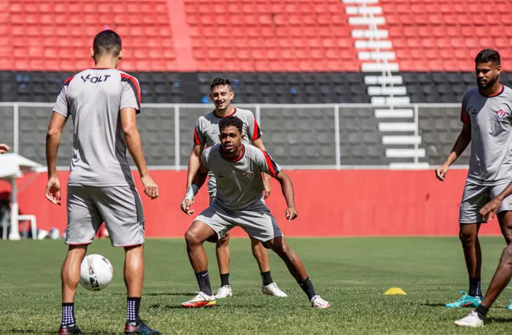 Marco Antônio treinando Vitória