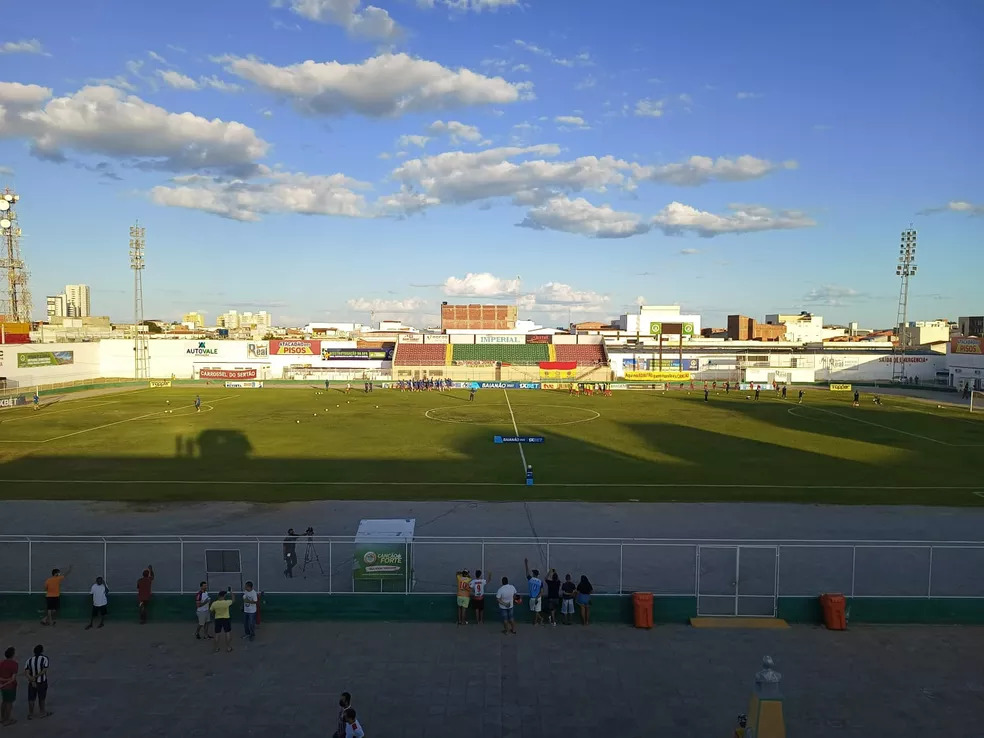 Estádio Adauto Moraes