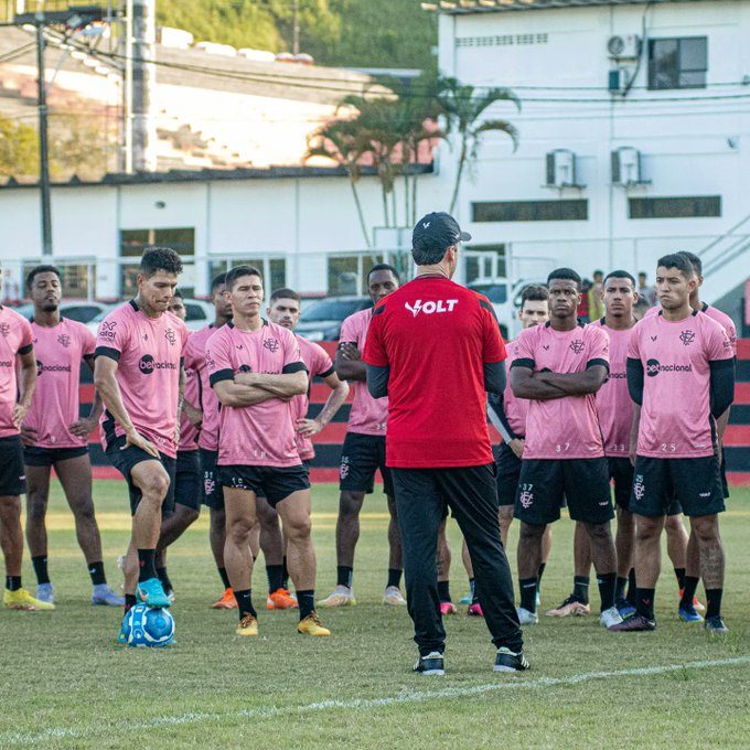 Vitória treinando