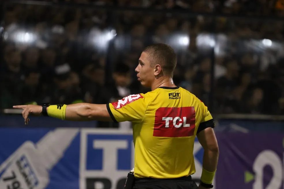 Arthur Gomes Rabelo árbitro