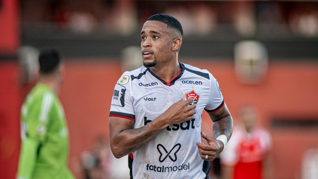 Alerrandro, Vitória