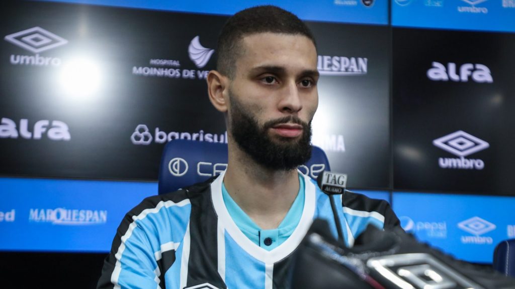 Wagner Leonardo na mira do Vitória