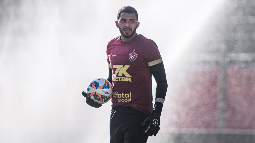 Lucas Arcanjo, Vitória