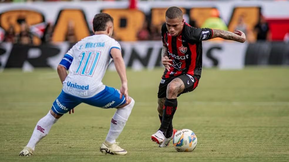 Lucas Esteves Vitória