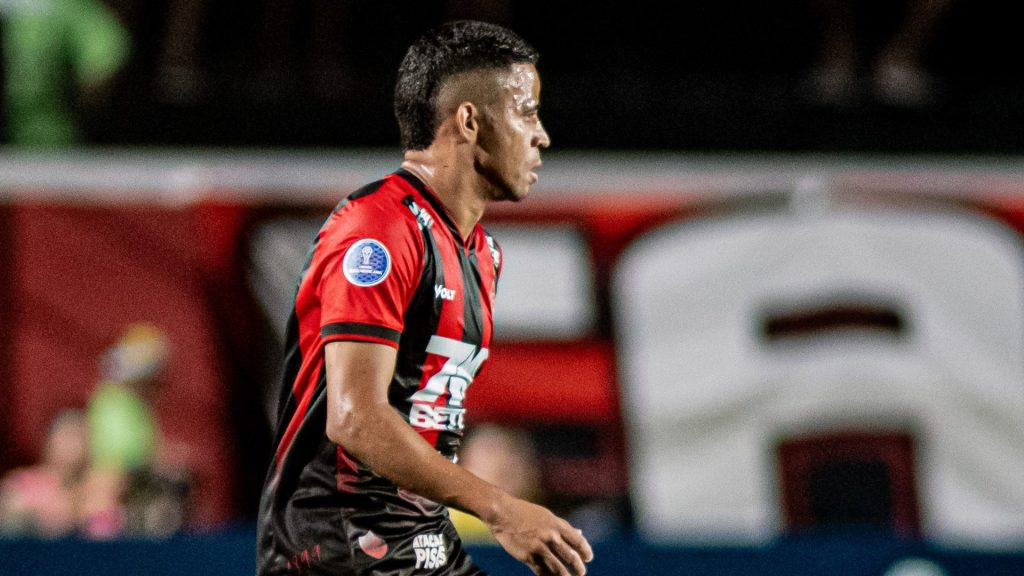Erick, Vitória
