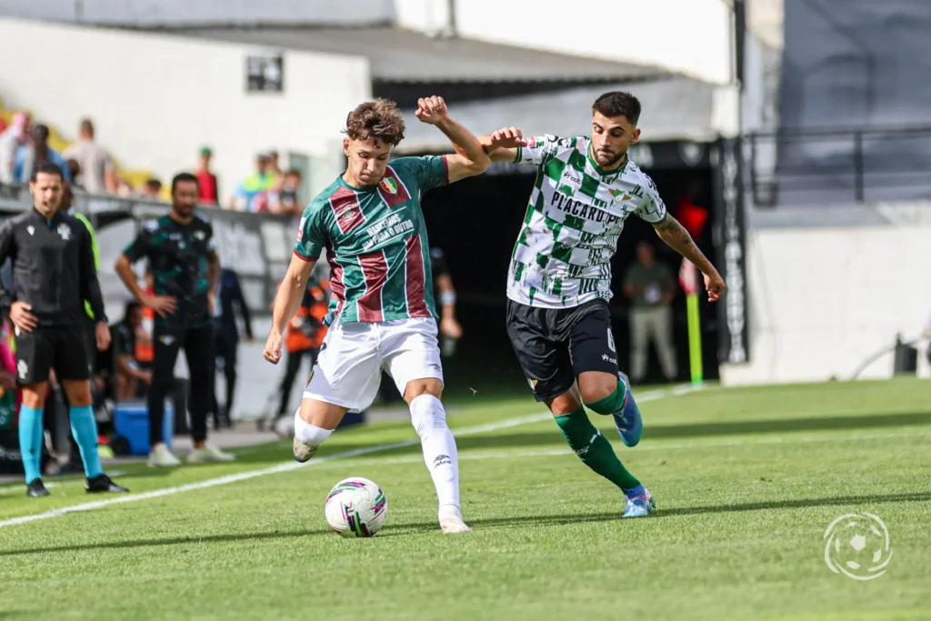 Vitória encaminha acerto com meio-campista português