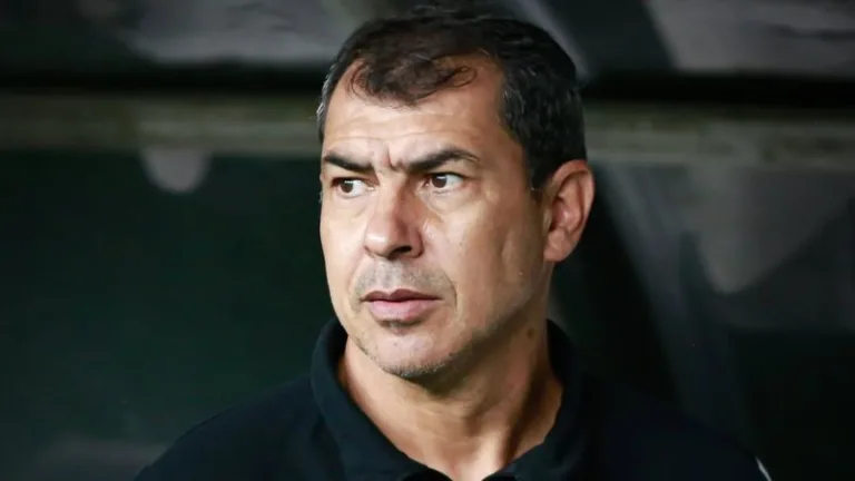 Apesar da derrota, Fábio Carille manda recado para torcida do Vitória: "Não podemos abaixar a cabeça"
