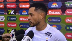 Após novo revés, Matheuzinho reforça foco do Vitória na Série A: "Não podemos jogar a toalha"