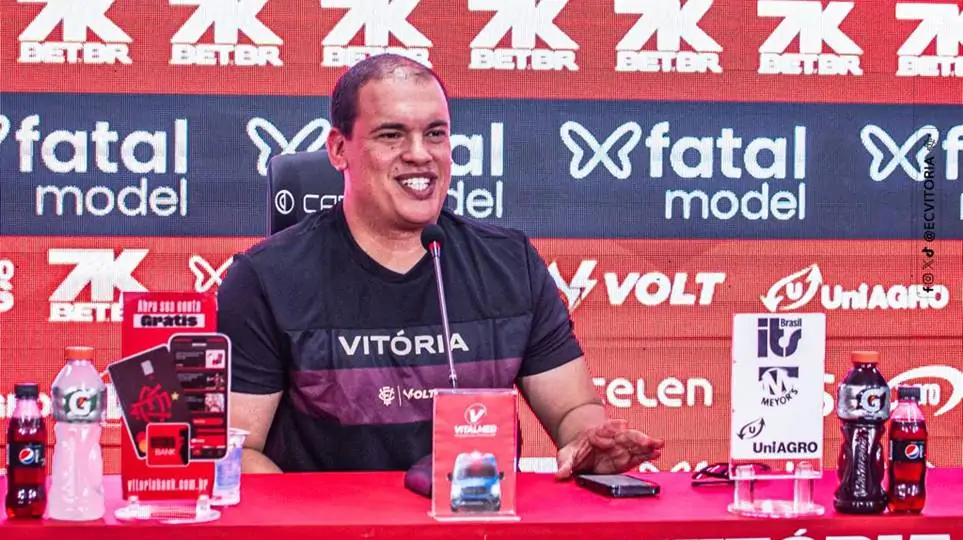 Éder Miranda, Vitória