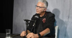 Ney Campello, Vitória