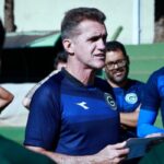 Vitória de olho em Vagner Mancini