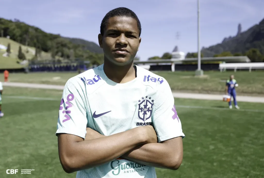 Zagueiro Geovane, do Vitória, é convocado para a Seleção Brasileira Sub-15