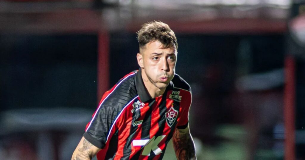 Renzo Lopes, Vitória
