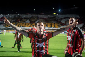 Vitória vence o Bahia