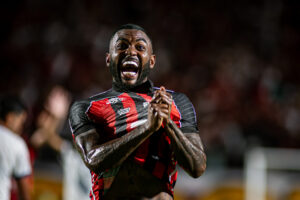 Vitória vence o Bahia