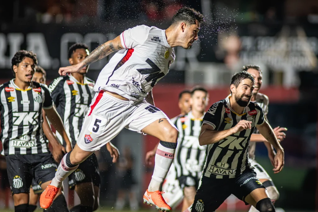 vitoria-volta-a-enfrentar-o-santos-nesta-segunda-feira-20-2968366-article Vitória x Santos