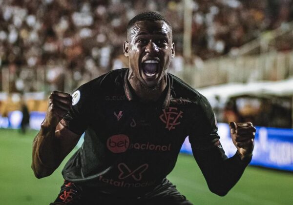 Dudu-Vitoria Dudu, Vitória