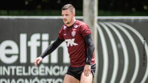 Renato Kayzer, Vitória