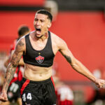 Vitória vence o São Paulo