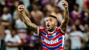 Vitória tenta Marinho