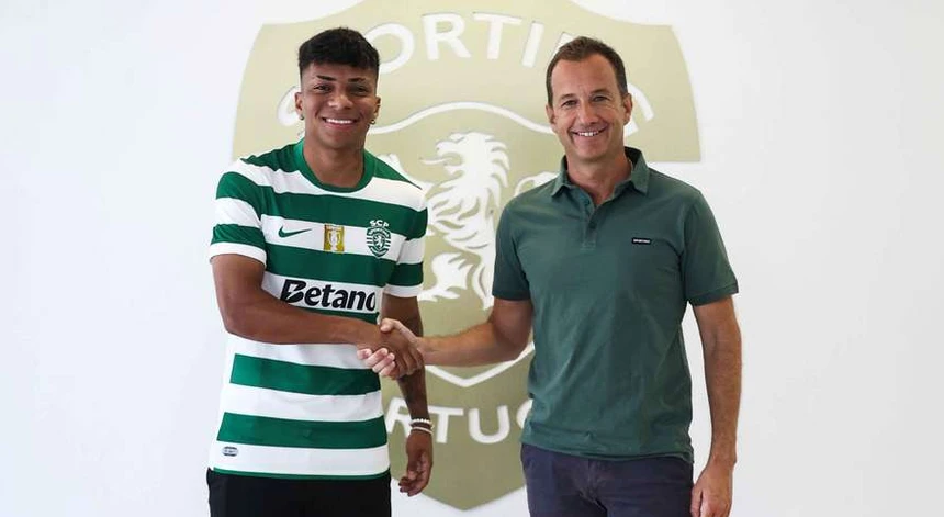 Vitória de olho em Alisson Santos