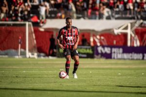 Vitória para 2026, Caíque Gonçalves