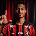 Renê, Vitória