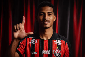 Renê, Vitória