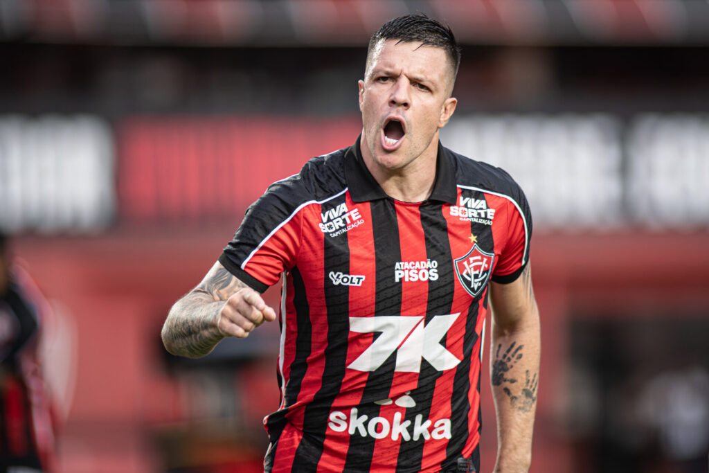 Renato Kayzer, Vitória