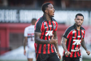 Vitória vence o São Paulo