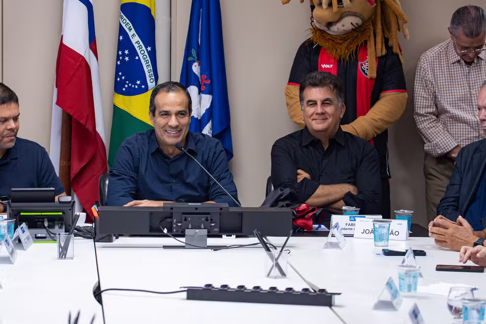 Bruno Reis, Fábio Mota, Vitória