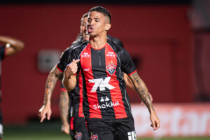 Erick, Vitória