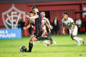 Renato Kayzer, Vitória